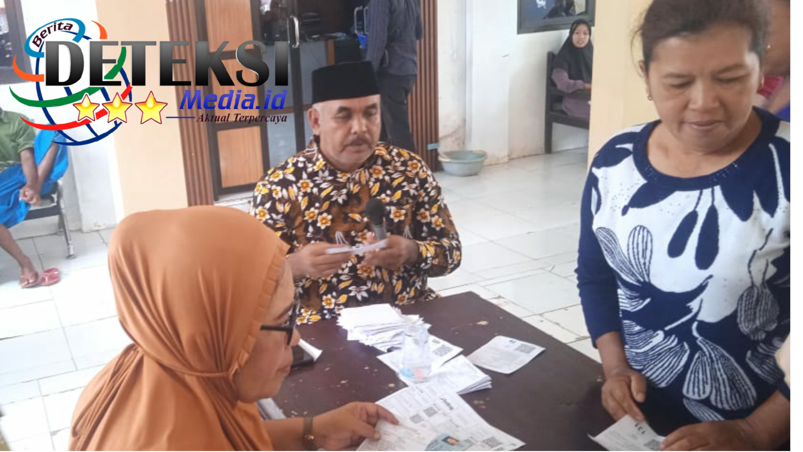 Desa Sumberdanti kecamatan Sukowono membagikan sembako kepada warga 1265 kpm berjalan lancar