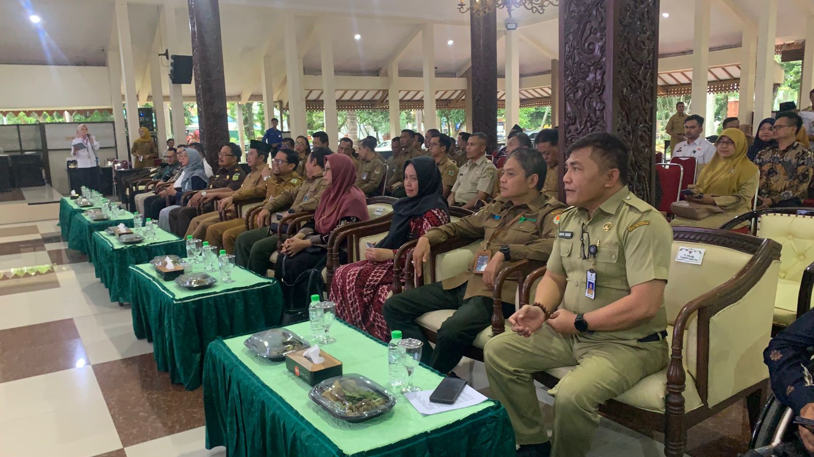 Sinergi Kelembagaan, Perhutani Anugerahkan Penghargaan kepada Kejari Bondowoso