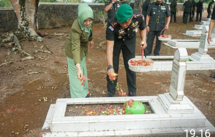 Momentum Hari Juang TNI AD, Kodim 0416/Bute Tingkatkan Nilai Kejuangan Melalui Ziarah Rombongan