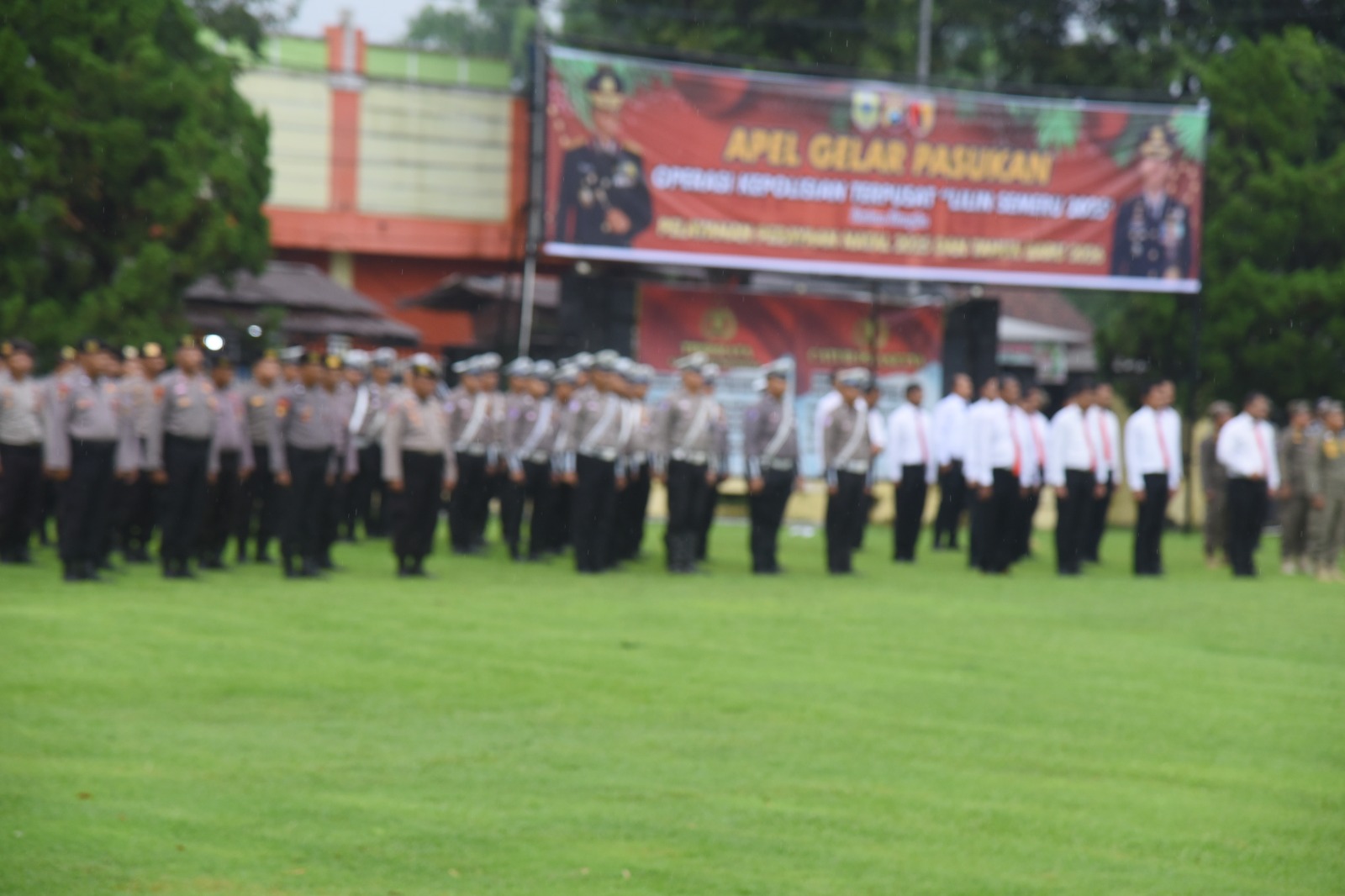 Kapolres Bondowoso Pimpin Apel Gelar Pasukan Operasi Lilin Nataru 2025, Dilanjutkan Press Release Akhir Tahun