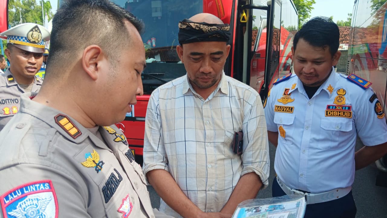 Jelang Nataru Ditlantas Polda Jatim Gelar Ramcheck di PO Bus