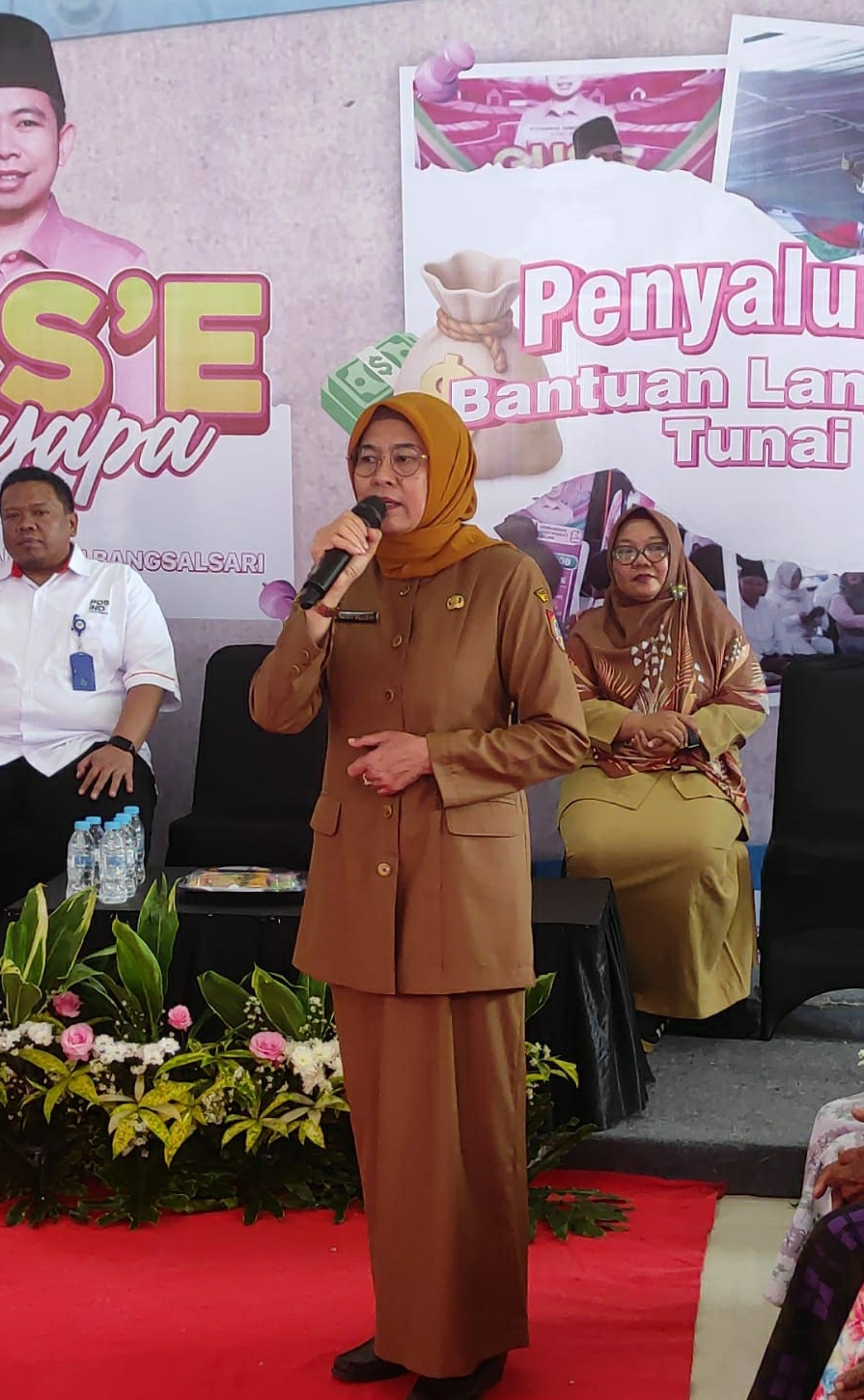 381 Buruh Tani dan Pekerja Pabrik di Bangsalsari Terima BLT DBHCHT Senilai Rp1 Juta