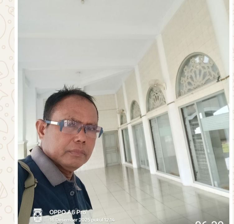 Kepala Biro Situbondo dan Kordinator Wilayah Tapal Kuda Deteksi Media.id  “BAY “Mengucapkan “SELAMAT HARI NATAL 2025 dan TAHUN BARU 2026