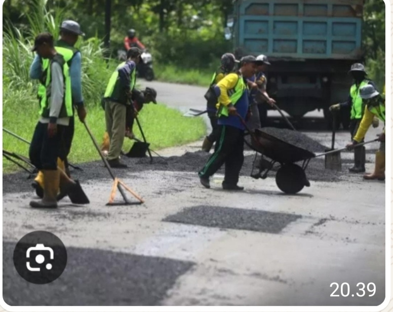 Eksklusif : Proyek Tambal Sulam Jalan Pantura di Sorot, Diduga Gunakan Teknik Receh dan Kualitas Rendah …!!