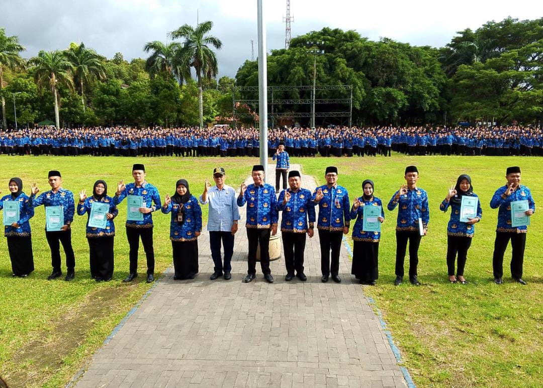 Sujud Syukur Kelurahan Kotakulon, Seluruh Stafnya Menerima SK PPPK Paruh Waktu