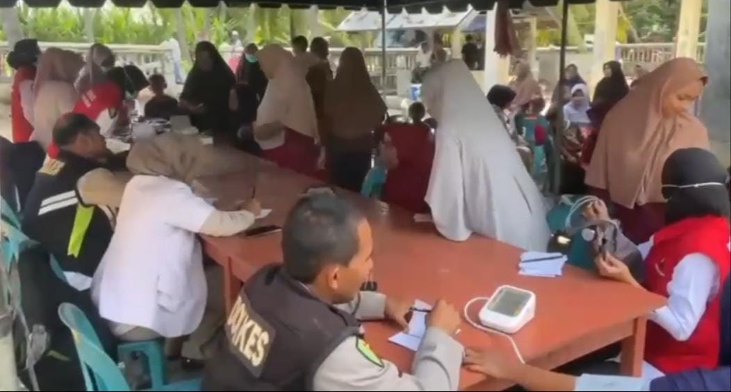 Polri Hadir untuk Kemanusiaan, Pengungsi Banjir di Bireuen Terima Layanan Kesehatan Gratis