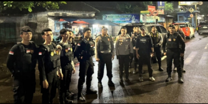 Patroli Malam Di Pimpin Langsung Wakapolres Jember Demi Menjaga Kenyamanan Dan Keamanan Warga