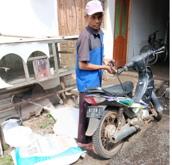 PETANI SUMBER TENGAH DIDUGA “SELINGKUHKAN” Pupuk Subsidi ke Desa Lain, Alibi Plin – Plan Jadi Sorotan Tajam …!!