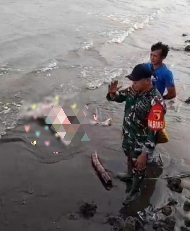 GEGER, Sosok Mayat Perempuan Tanpa Identitas Ditemukan Membusuk di Pantai Gelung Situbondo +++