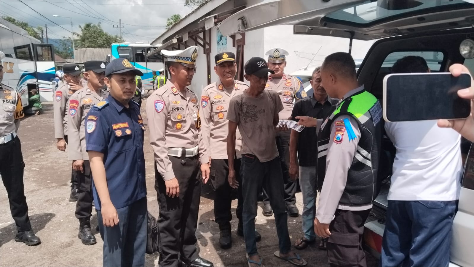 Hari Pertama Operasi Keselamatan Polres Bondowoso Cek Kesehatan Bagi Pengemudi
