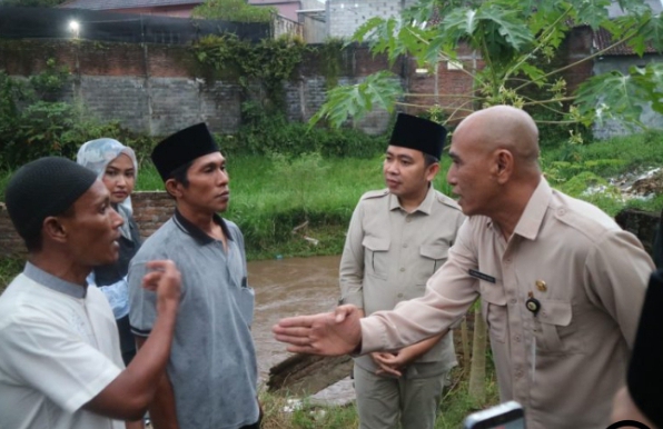 Tertibkan Bantaran Sungai, Gus Bupati Tegaskan Perlindungan Negara bagi Masyarakat Jember