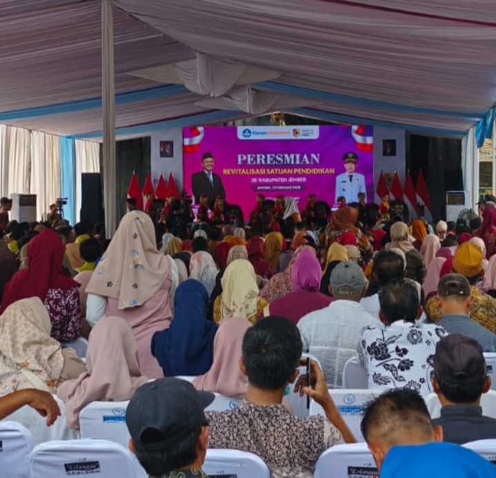 Kedatangan Menteri Pendidikan Sekaligus Dengan Bupati di SMP negeri 1 Balung Kabupaten Jember