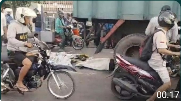 Tiga Remaja Paiton Tewas Mengenaskan dalam Kecelakaan Maut di Jalur Pantura ++++