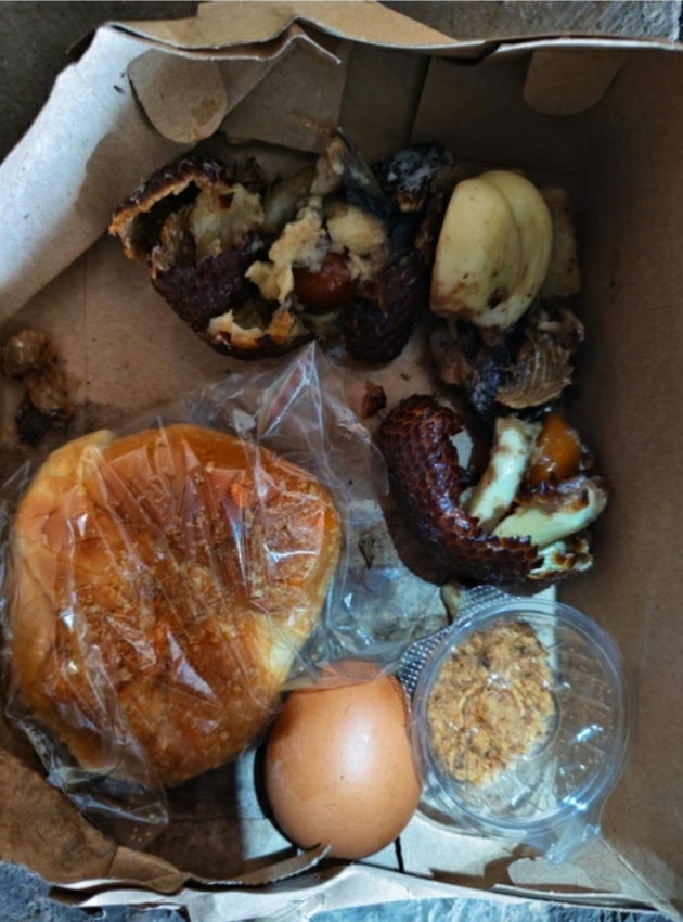 Skandal Menu MBG di SMKN 1 Suboh : Telur, Roti, Abon, dan salak Busuk, Di Mana Ahli Gizi SPPG ?