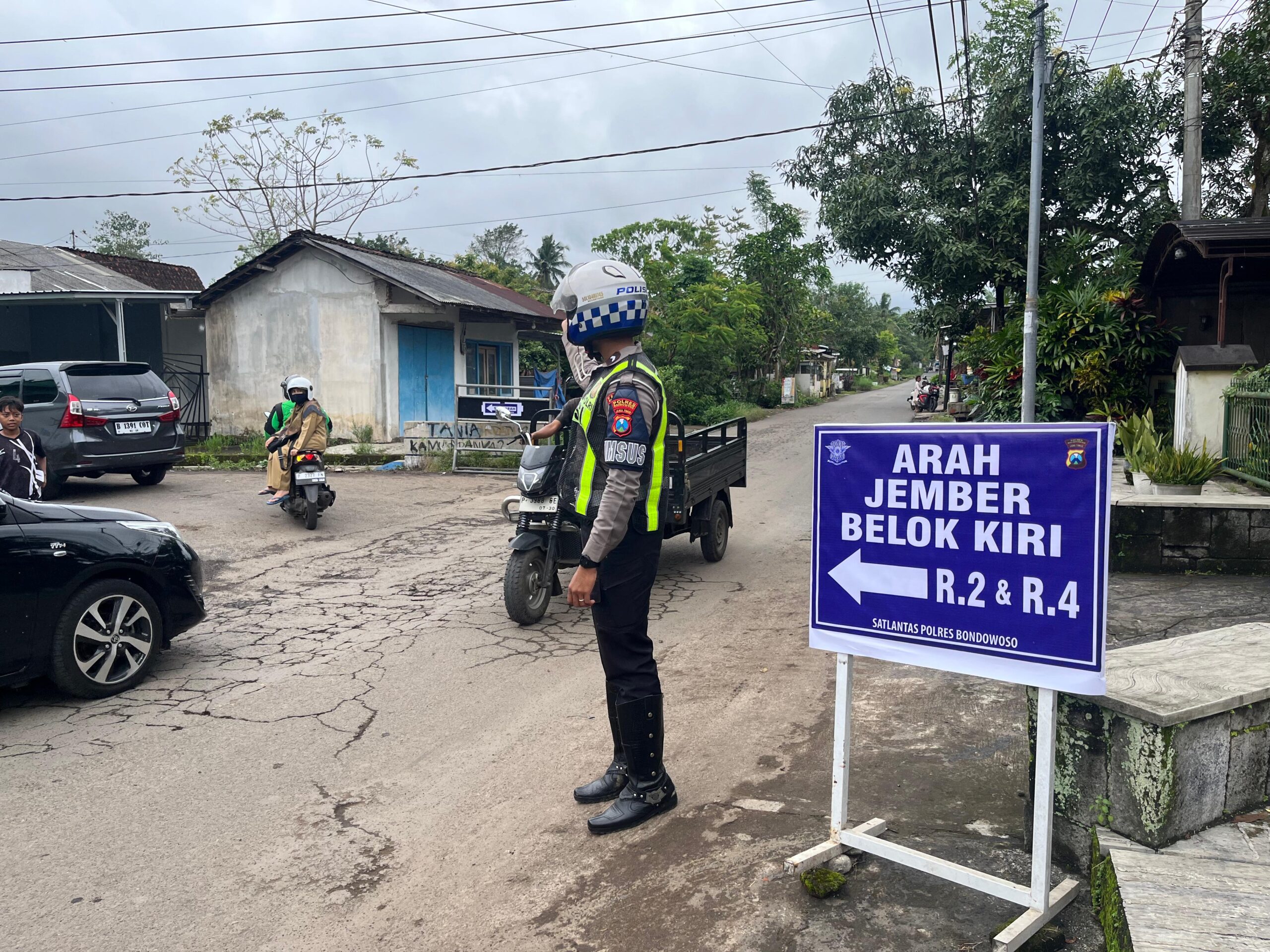 Polres Bondowoso Maksimalkan Pengaturan Lalu Lintas Pascaputusnya Jembatan Sukowiryo