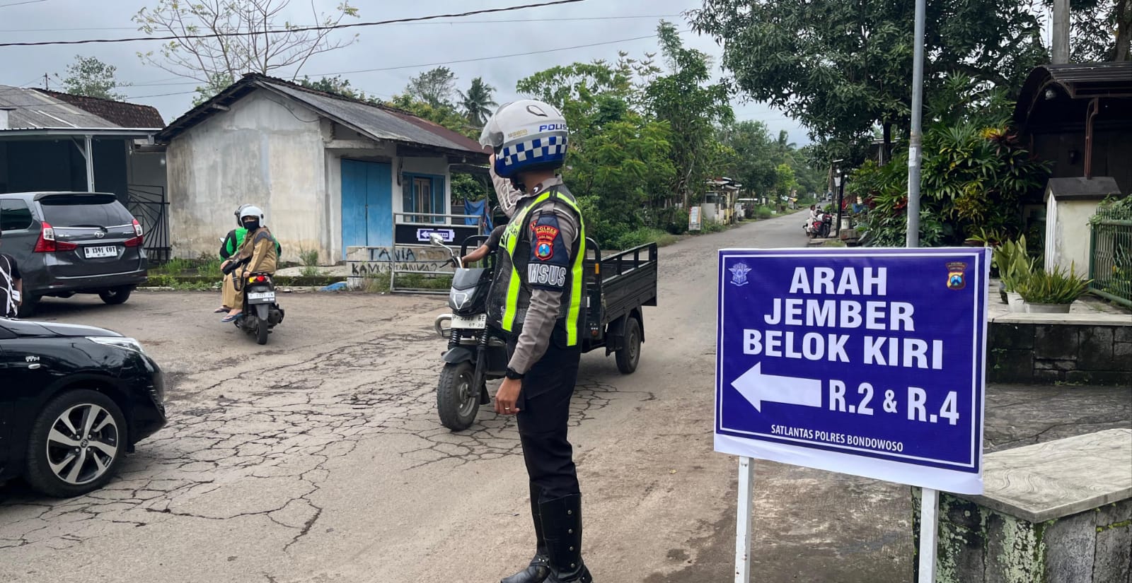 Polres Bondowoso Maksimalkan Pengaturan Lalu Lintas Pascaputusnya Jembatan Sukowiryo