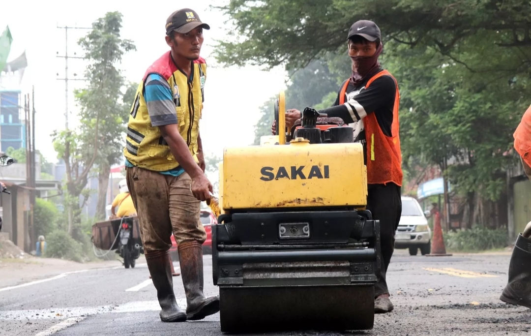 Jelang Lebaran Tujuh Ruas Jalan di Tulungagung Diperbaiki, PUPR Targetkan Bisa Dilalui saat Arus Mudik