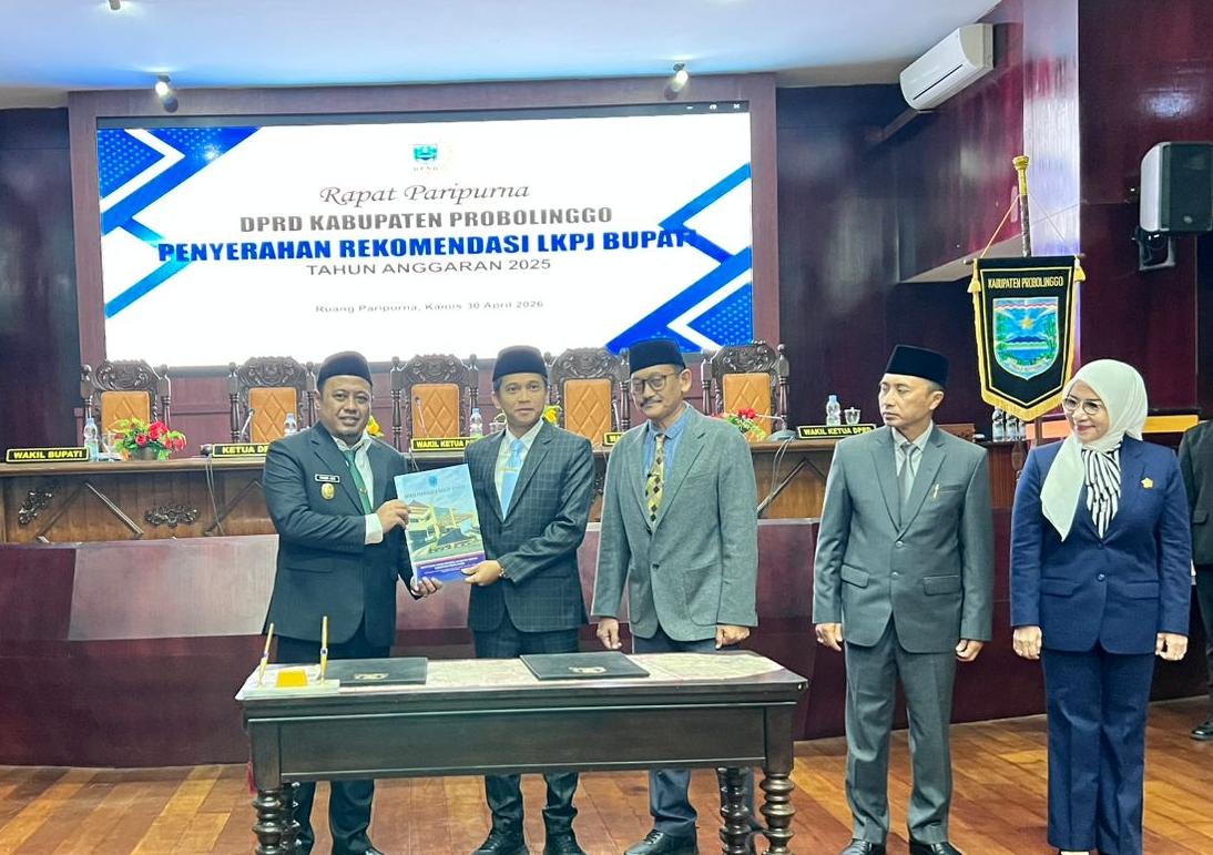 DPRD Kabupaten Probolinggo Serahkan Rekomendasi LKPj Bupati Tahun 2025