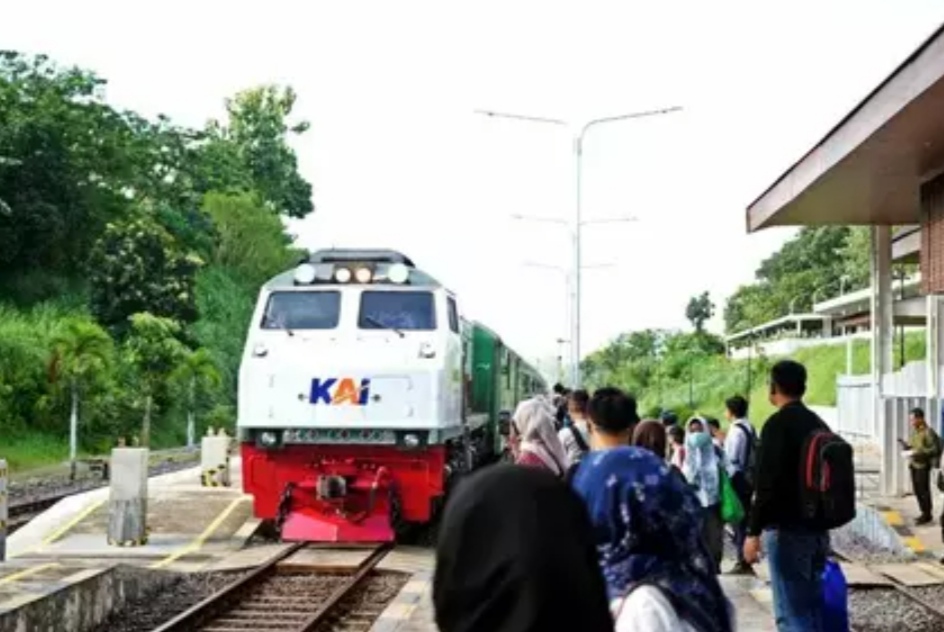 Sejak Diberlakukannya WFH, Penumpang Kereta Api di Jember Melonjak Signifikan