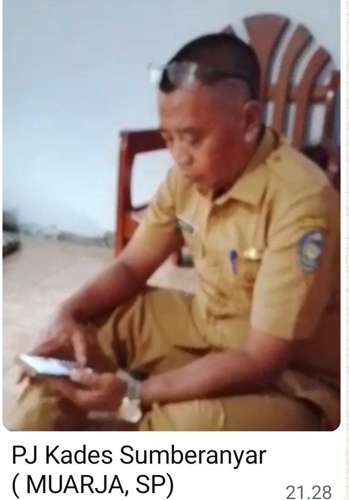 Dedikasi Tanpa Batas di Tengah Rinai Hujan: Potret Ketulusan Penyaluran Bantuan Pangan Desa Sumberanyar 💫💫💫