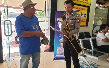 Tingkatkan Kualitas Layanan Publik dan Berantas Pungli, Satlantas Polres Jember Hadirkan “Polantas Menyapa”
