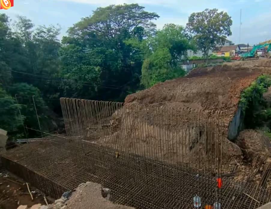 Pembangunan Jembatan Sentong Bondowoso Masih Berjalan, dan diperkirakan Akan Memakan Waktu Relatif Lama