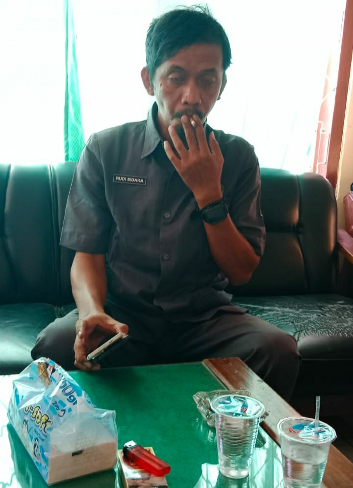 Dugaan Jual Beli LKS, Kepala SDN BESUKI 4 ” RUDI SIDAKA S Pd ” Tegaskan Pembelian Berdasarkan Kesepakatan Wali Murid