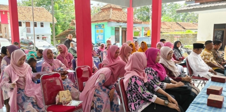 Disela Acara Bunga Desaku,Pemkab Jember Beri Kabar Baik bagi Ketua Kelompok Pengajian di Kaliglagah, Pemkab Jember Siapkan Mekanisme Pencairan Insentif yang Lebih Mudah